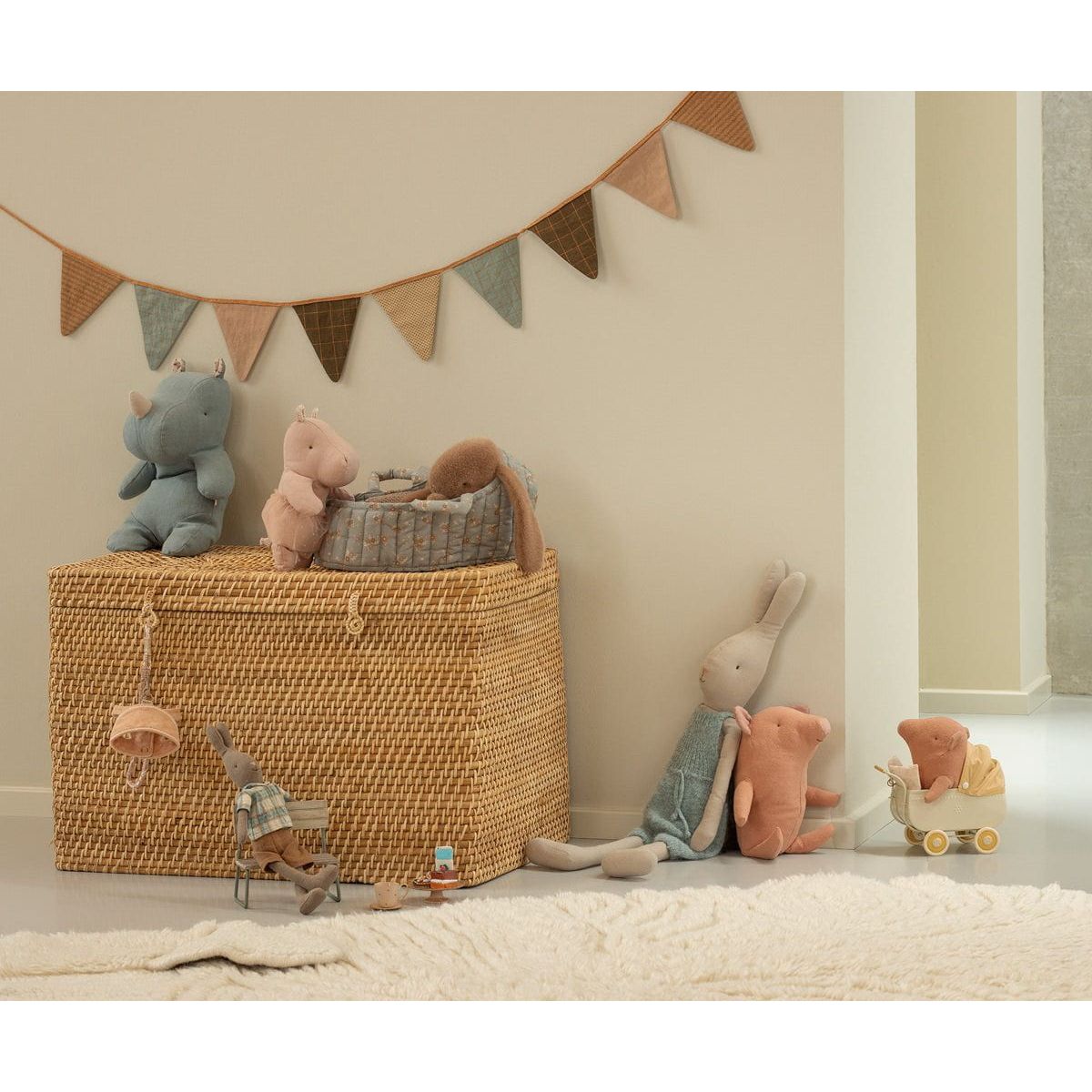 Maileg Safari friends, Hippo w. skirt, Small - Mint