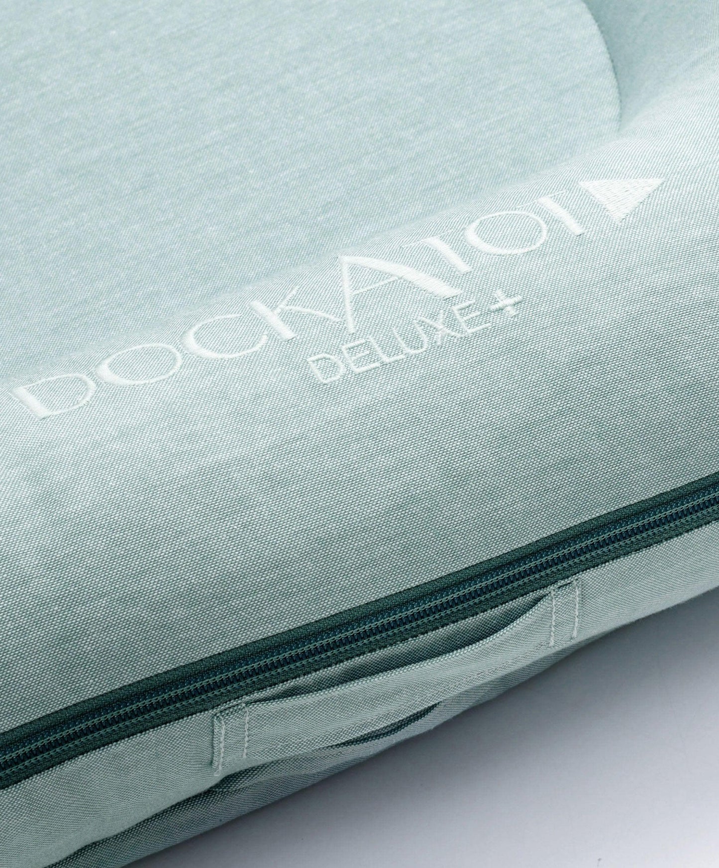 Dockatot Deluxe+ Dock - Marine Chambray