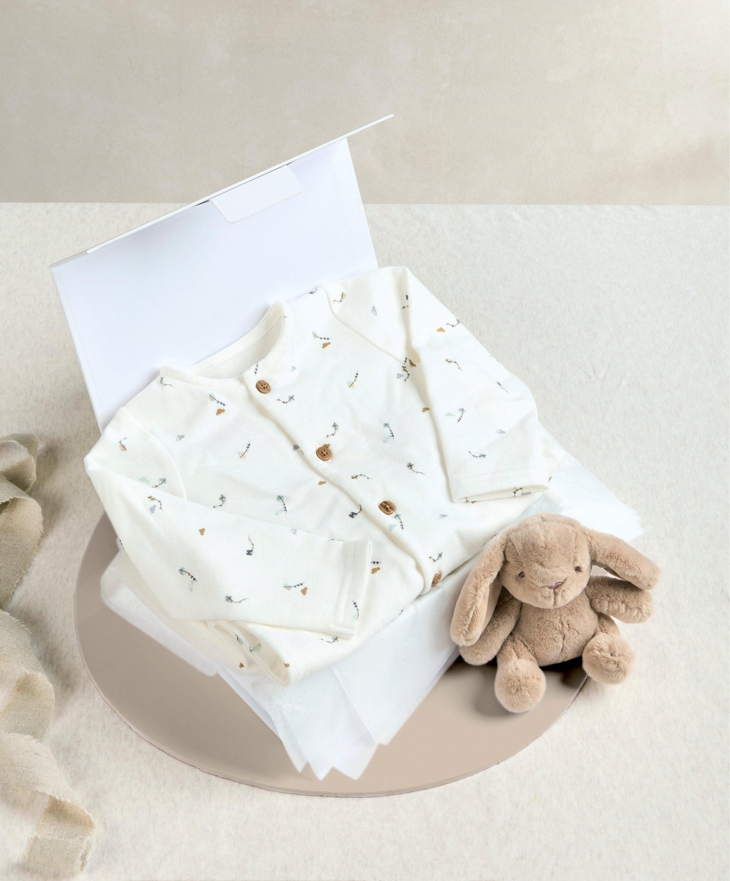 0-3 m Kite Print All In One & Small Beanie Bunny Gift Box