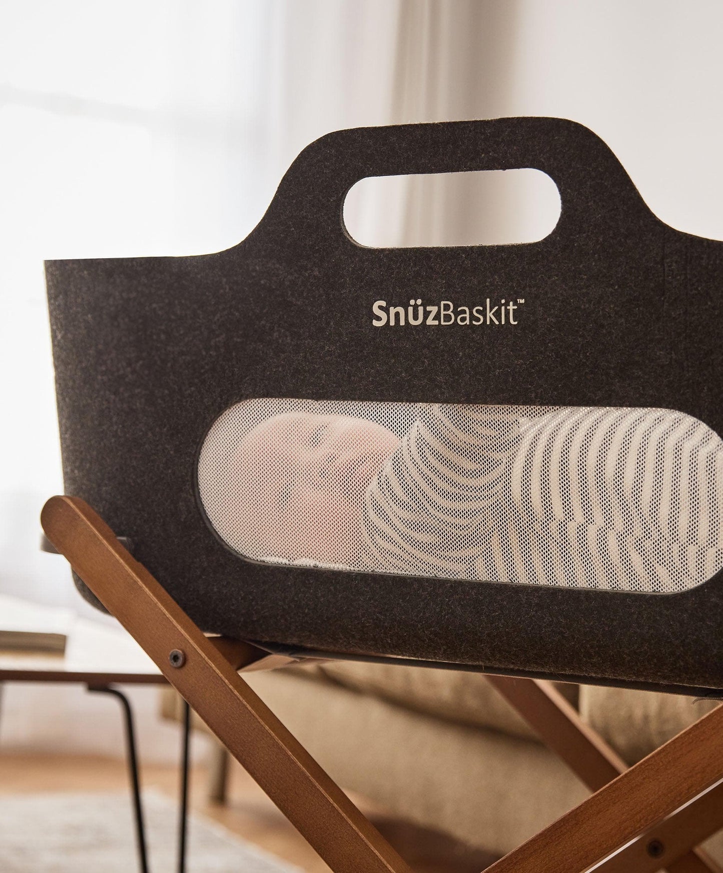 SnuzBaskit Moses Basket & Stand - Graphite/Walnut