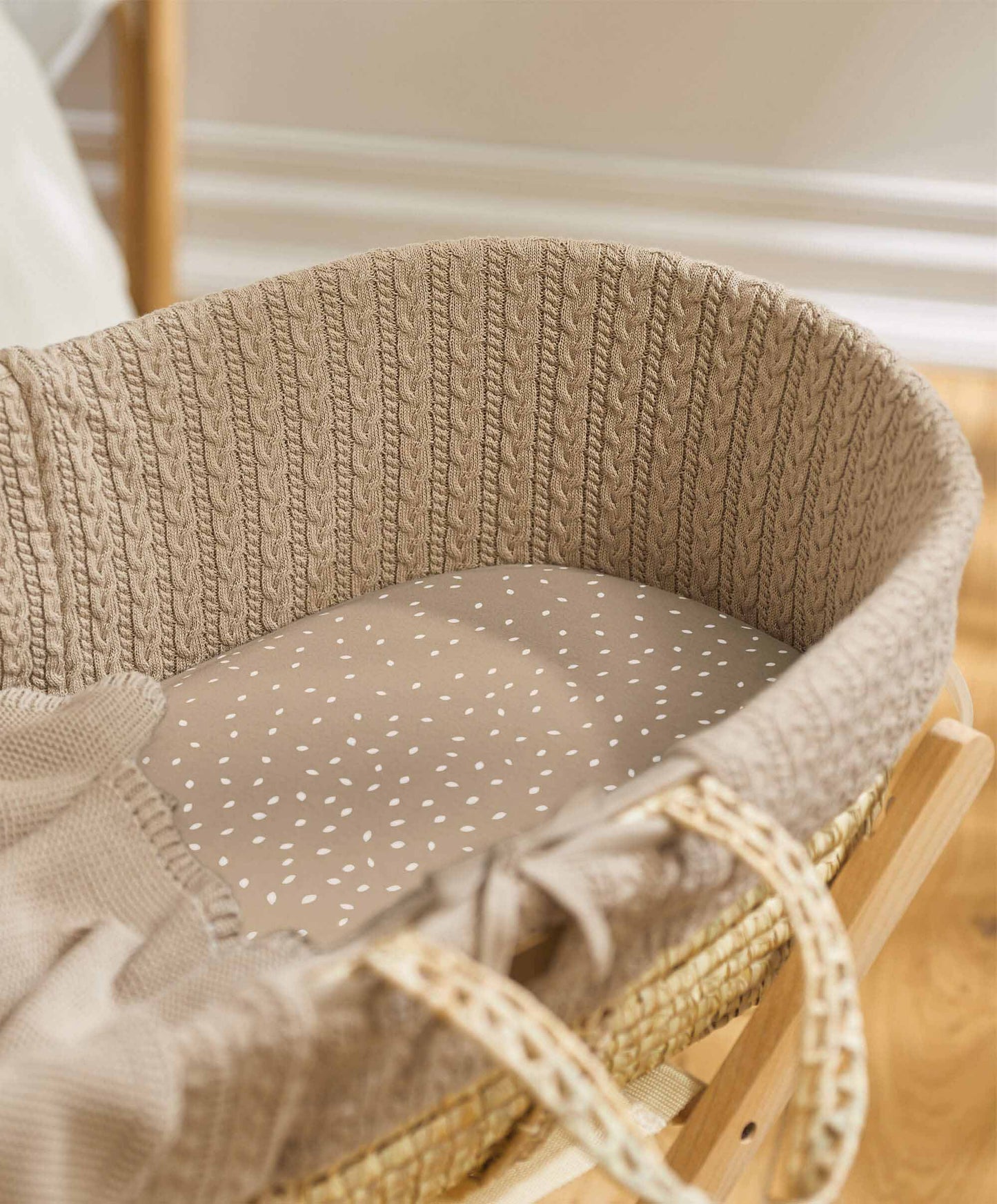 Little Green Sheep Organic Moses Basket Fitted Sheet - Truffle Rice Print