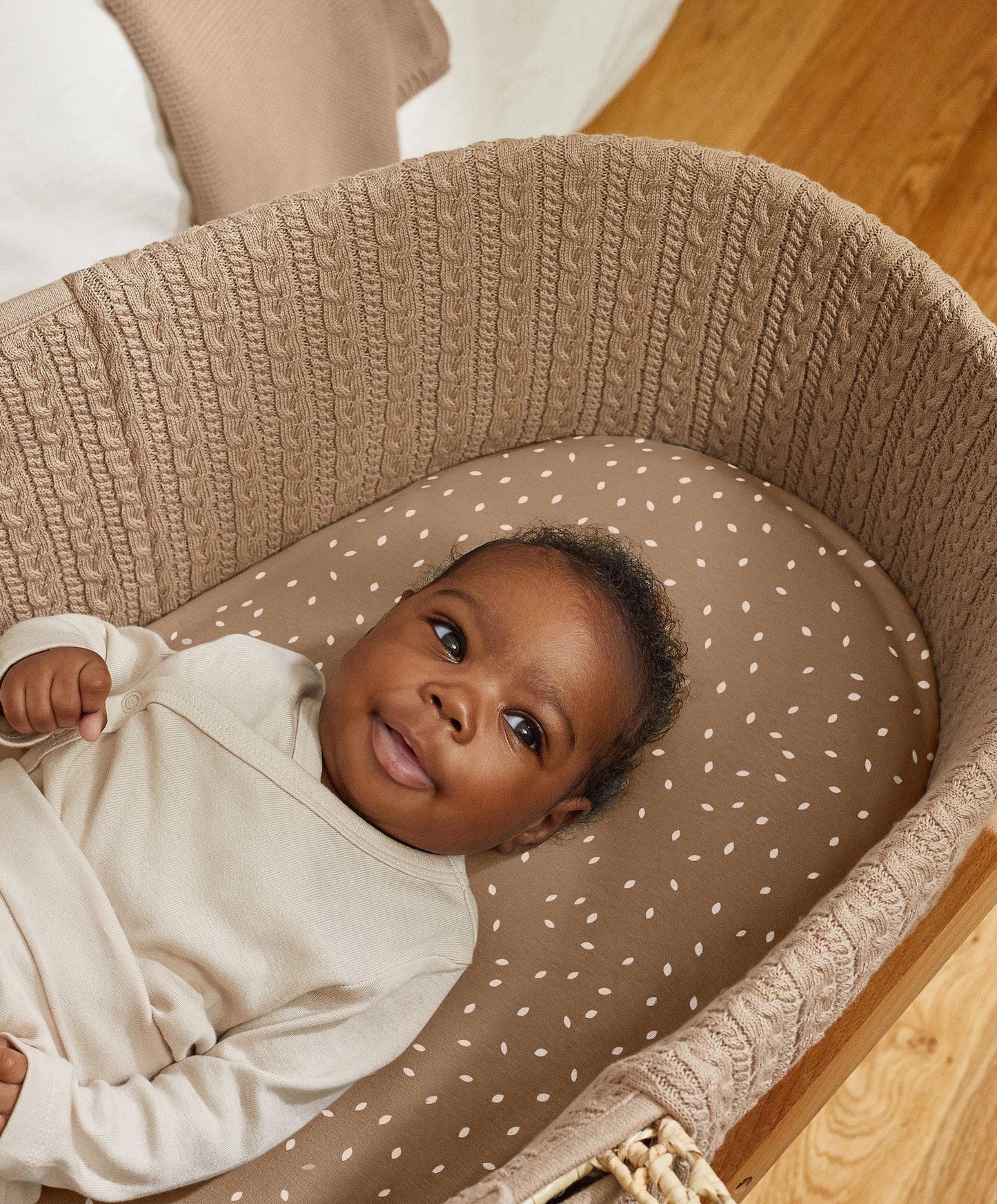 Little Green Sheep Organic Knitted Moses Basket & Mattress - Truffle