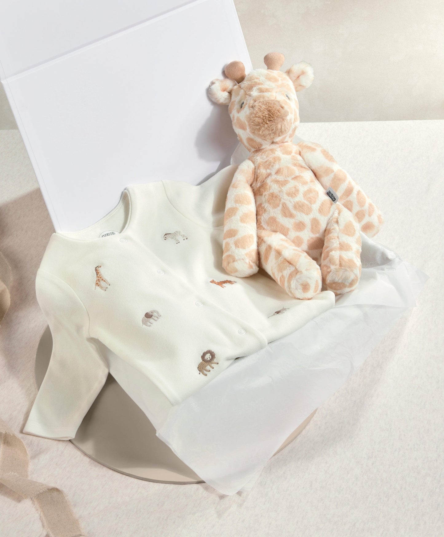 0-3m Welcome to the World Giraffe - Medium Gift Box