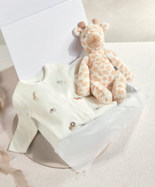0-3m Welcome to the World Giraffe - Medium Gift Box